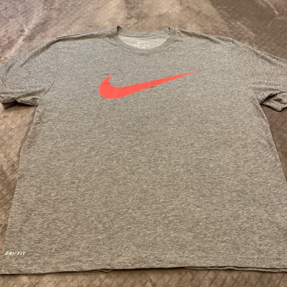 Nike Dri-Fit Short Sleeve T Shirt - Size XL